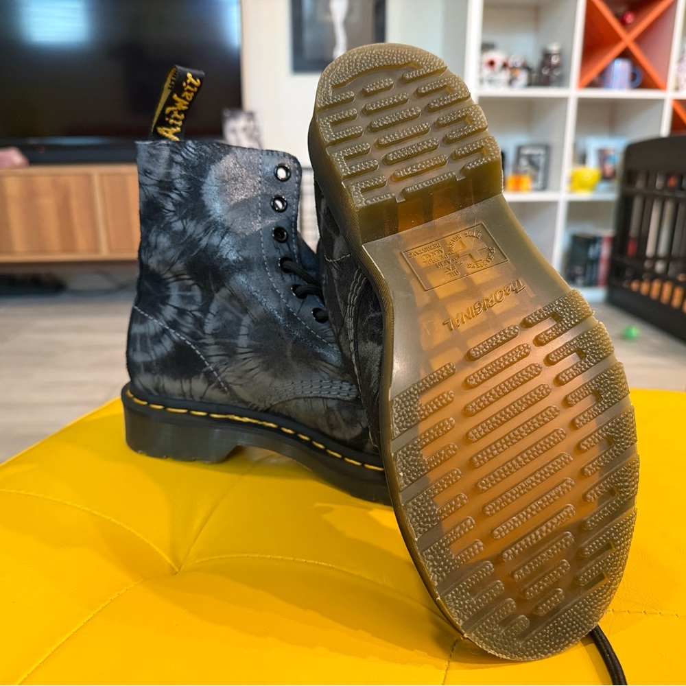 Dr. Martens 1460 Pascal Boots Women's 6 Tie-Dye Black Suede Black Y2K - Picture 4 of 6